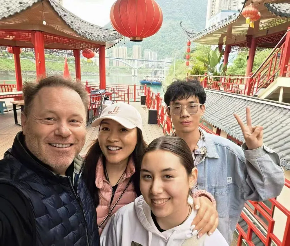 Anjia guests on a private Chongqing tour